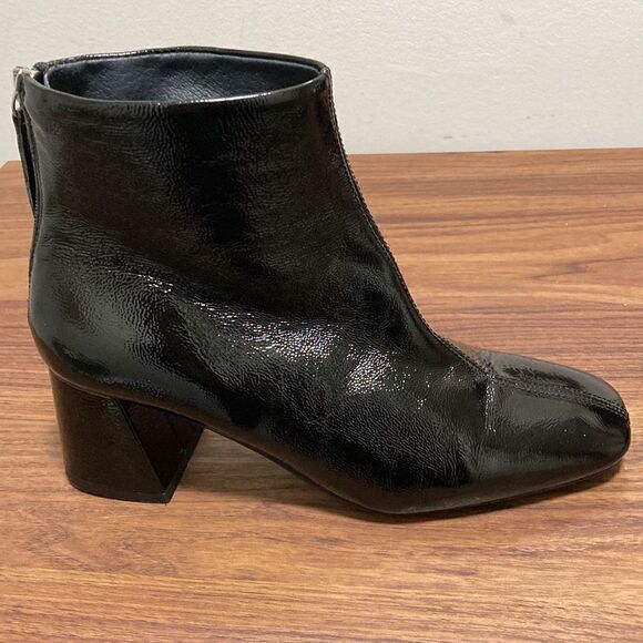 TopShop Black Crinkle Patent Leather Bootie with Back Zipper. Size 37. - Picture 3 of 7